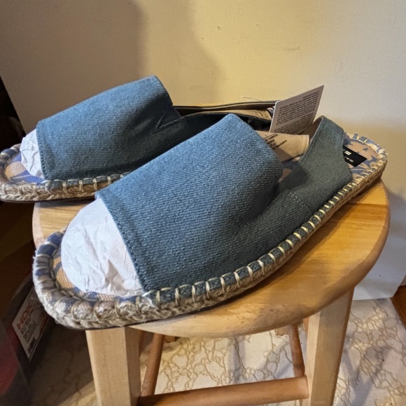 Marimekko & Uniqlo collab denim blue open toe espadrilles flats NWT - Picture 2 of 10